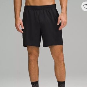 Men’s lululemon Medium Pace Breaker 7” shorts with liner